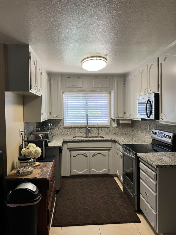 Building Photo - 1460 Berry Dr