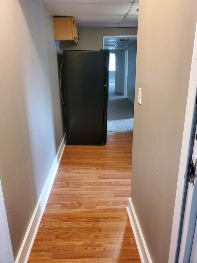 Entryway - 211 E Center St
