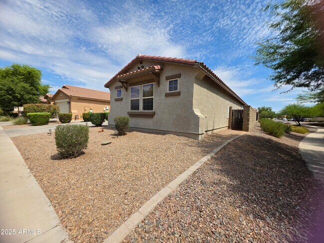 Building Photo - 42432 W Almira Dr