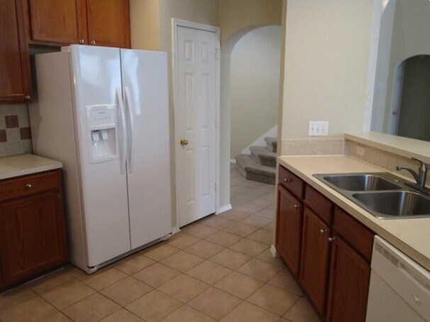 Foto del edificio - 5321 Sunnyway Dr