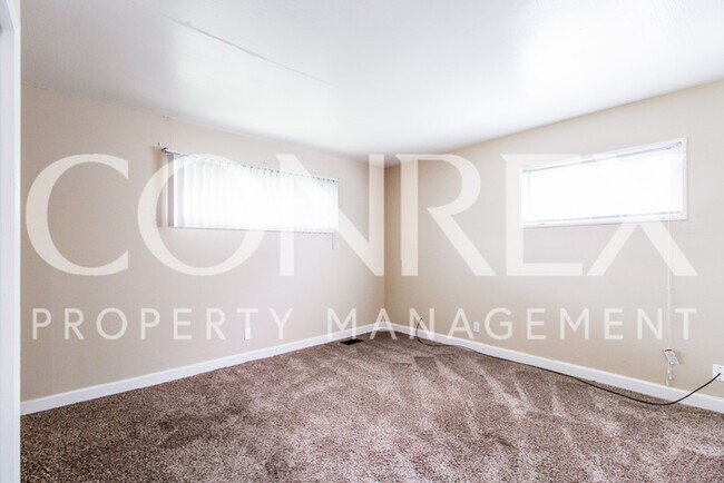 Building Photo - Conrex home!!!