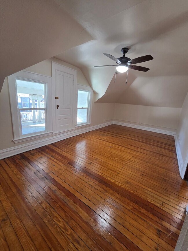 Building Photo - King George