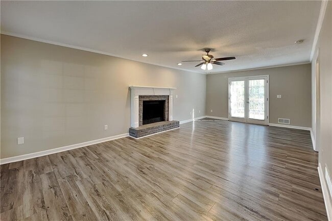 Building Photo - 4759 Shallow Ridge Rd NE