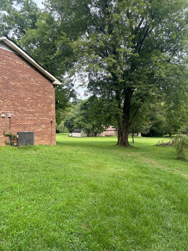 Foto del edificio - 3816 Blooming Grove Rd