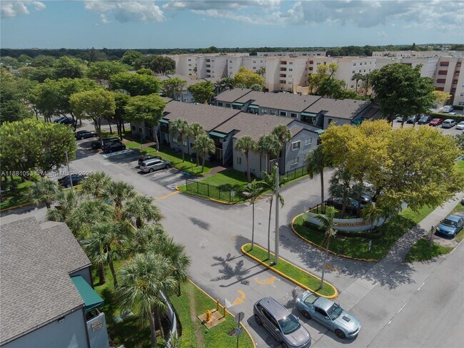 Foto del edificio - 7429 SW 152nd Ave