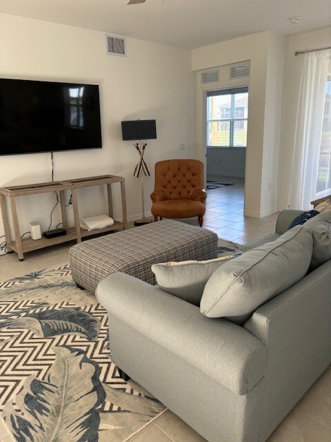 Foto del edificio - 5739 Oakmont Ct