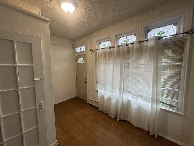 Foto del edificio - 745 Alabama Ave