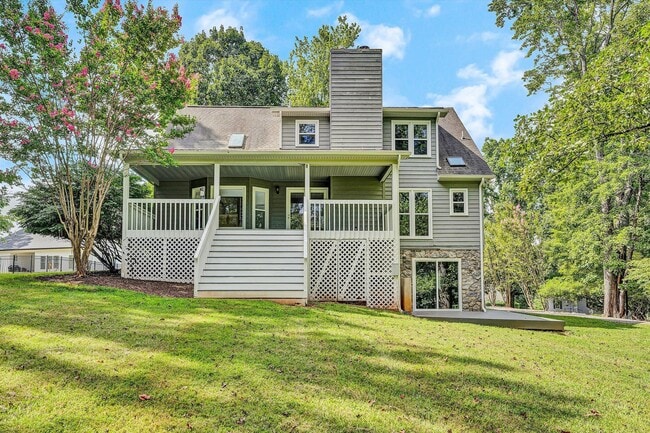 Building Photo - Beautiful home in Chestnut Creek