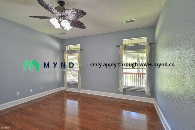 Building Photo - 4 br, 2.5 bath House - 3527 Bayou Forest Dr