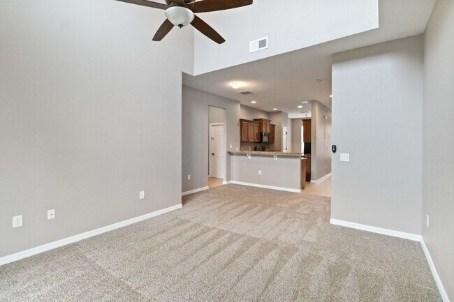 Foto del edificio - Beautiful Two Story 3/2.5 Town Home w/ Loft & Screened Porch in St. Cloud