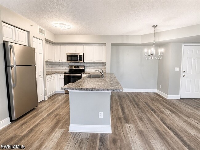 Building Photo - 1240 Wildwood Lakes Blvd