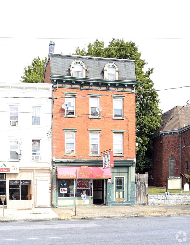 Building Photo - 472 Broadway