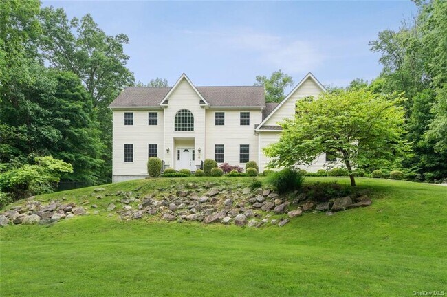 Building Photo - 279 Buttonwood Ave