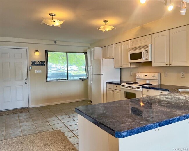 Foto del edificio - 4 Marina Dr