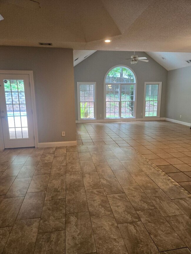 Foto del edificio - FOR RENT in HARRIS COUNTY with SWIMMING POOL! Available July 1st