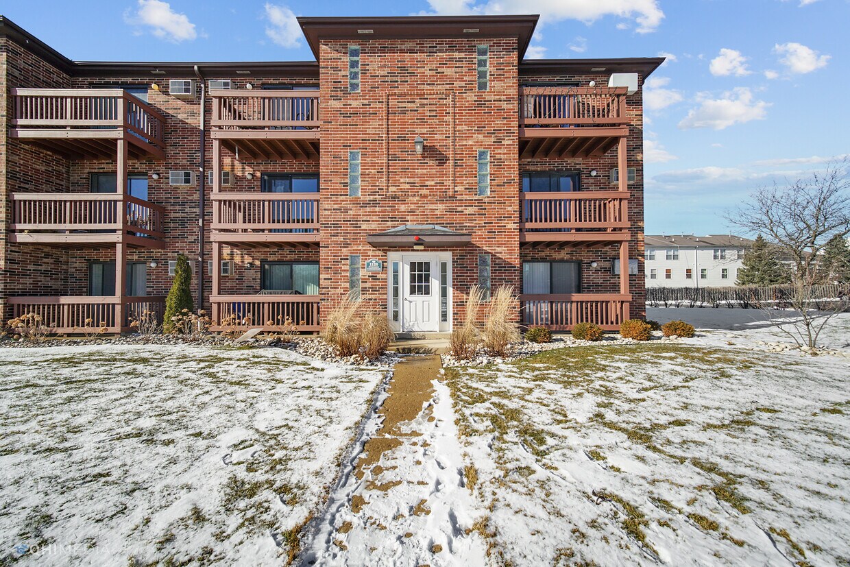 1120 Cedar St Unit 2A, Glendale Heights, IL 60139 Condo for Rent in