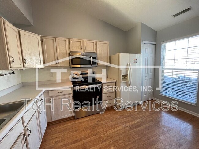 Foto del edificio - 737 Muirfield Dr