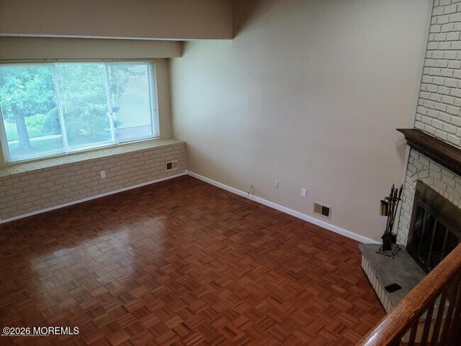 Foto del edificio - 215 Clubhouse Dr