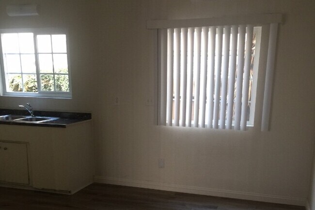 Foto del edificio - 13463 Vanowen St