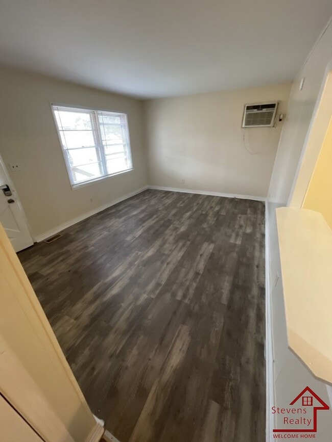 Building Photo - 1202 Pleasant View Dr