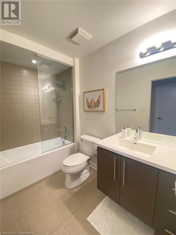 Photo du bâtiment - 520 N Service Rd