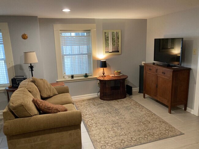 Área de sala de estar privada para inquilinos - 1561 Webster St