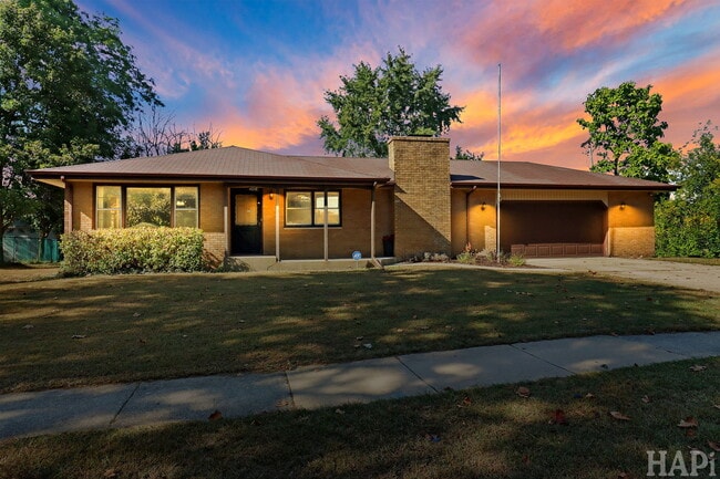 Building Photo - 4012 Pleasant Valley Blvd