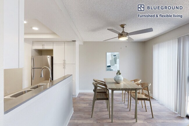 Foto del edificio - 6653 Canary Pine Ave