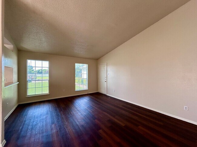 Foto del edificio - 508 Willowbend Cove