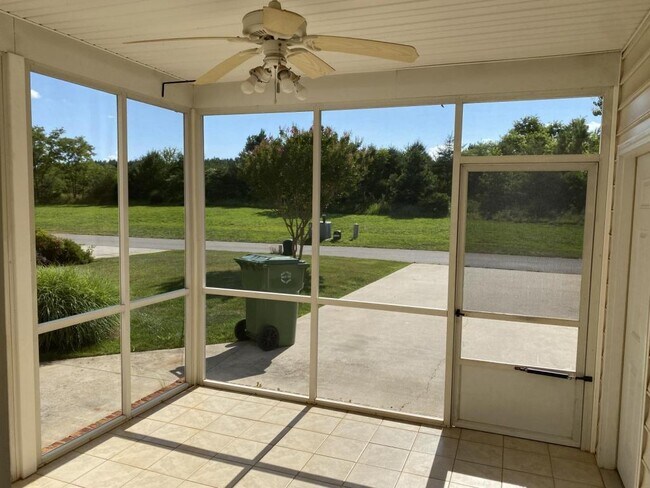 Building Photo - 1094 Cranberry Court