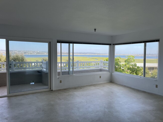 Foto del edificio - 3991 Crown Point Dr