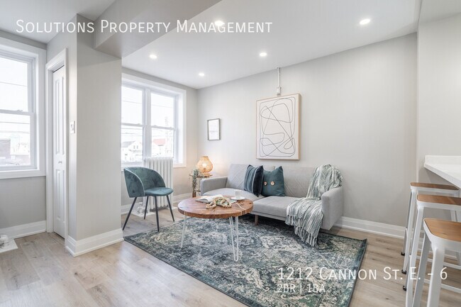 Photo du bâtiment - **2 bedroom Unit with Modern finishes!