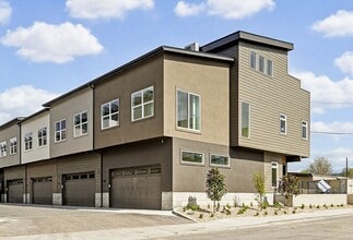 Building Photo - 4329 Greentrail