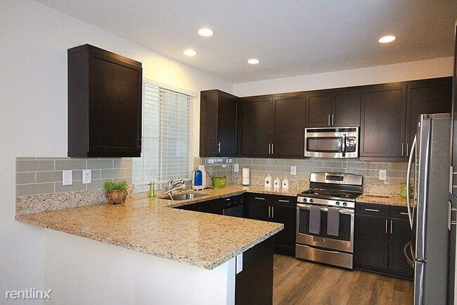 Building Photo - 3 br, 3 bath House - 10952 Kittridge Street