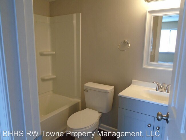 Building Photo - 2 br, 2 bath House - 540 Pheasant Run #101