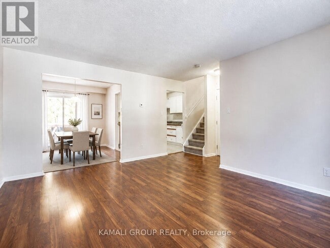 Building Photo - 363 Grandview St S