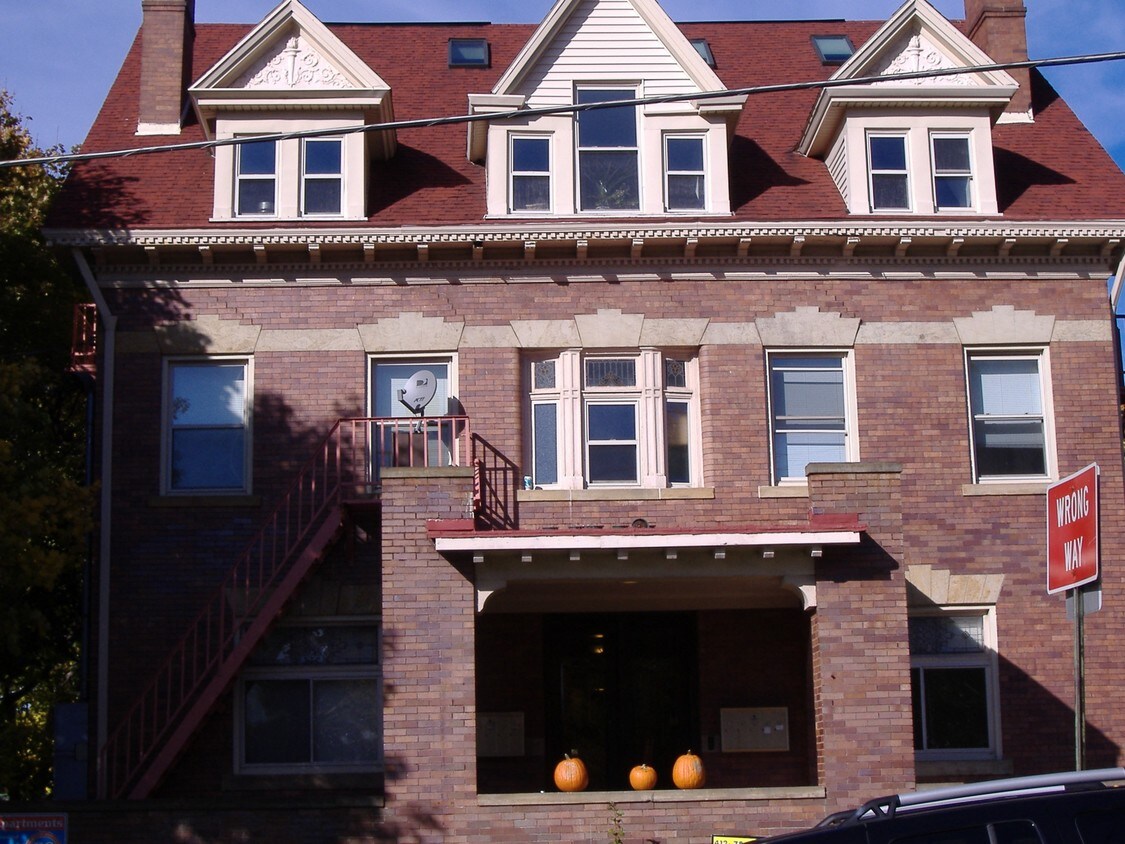 Foto principal - 5819 Bartlett St