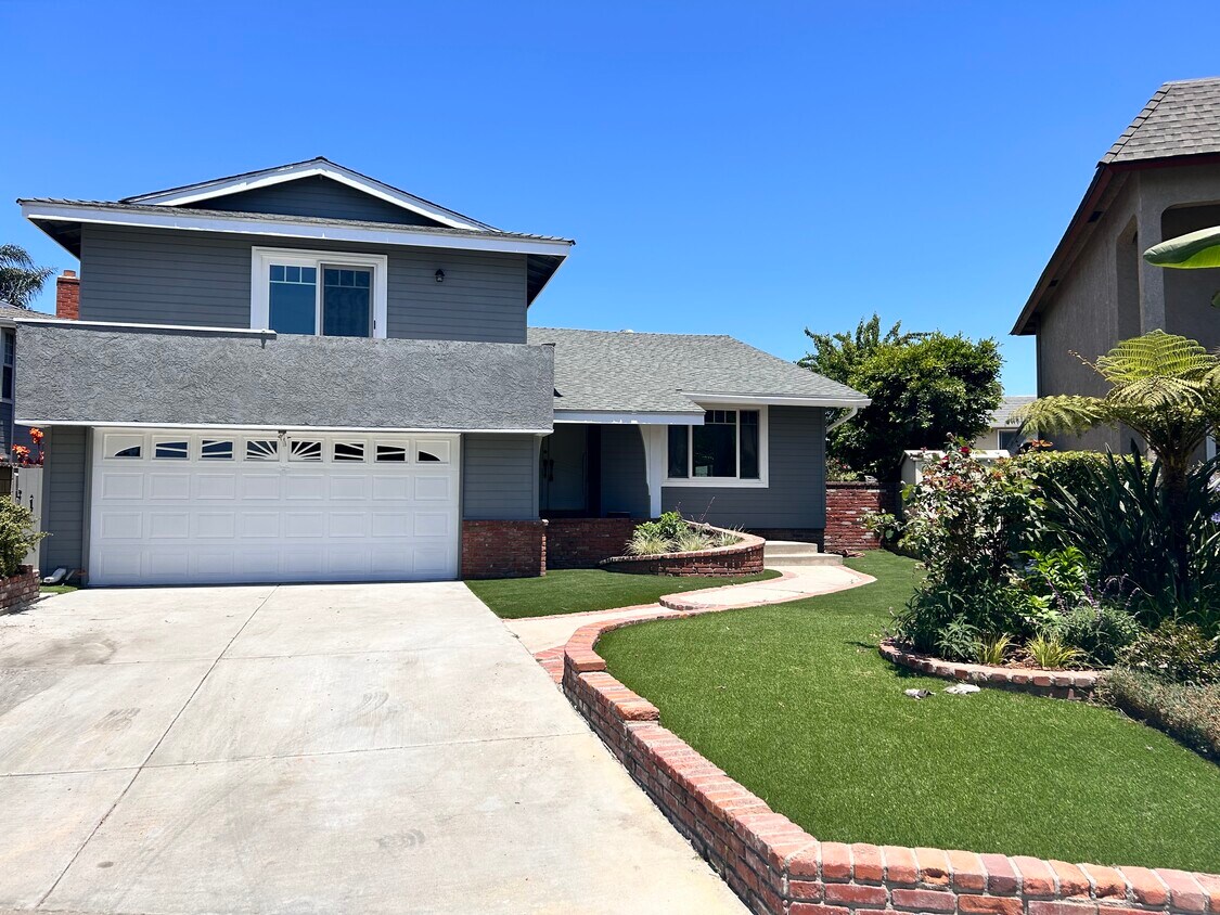 Foto principal - 4565 Almond Ave