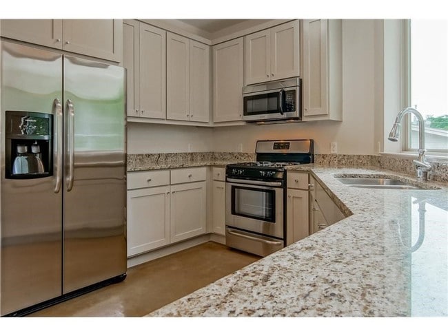 Building Photo - 3304 Thomas Kincheon St