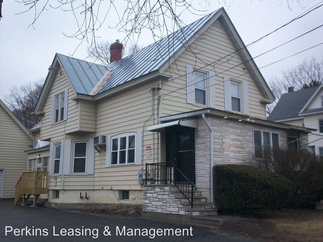 262 Main St, Waterville, ME 04901 Room for Rent in Waterville, ME