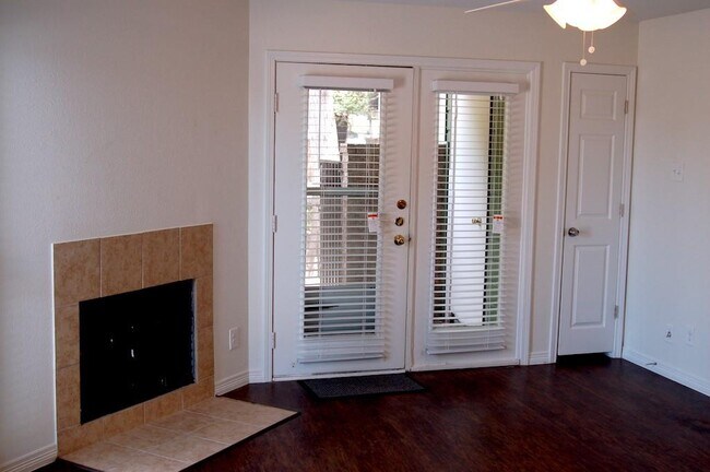 Foto del edificio - 9807 Walnut St