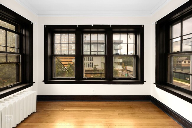 Building Photo - 1146 Ontario St