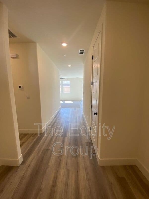 Building Photo - 1705 E Mesa Ct