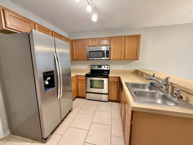 Foto del edificio - 609 Cresting Oak Cir