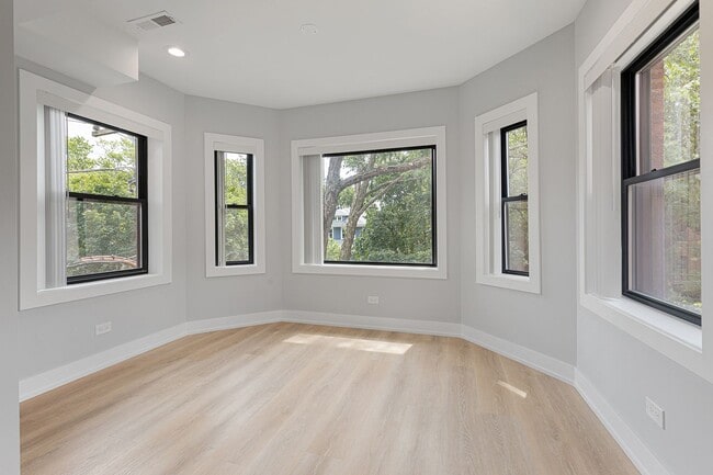 Building Photo - 1604 W Juneway Ter