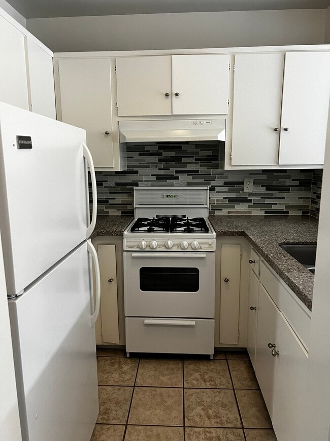 Building Photo - 4034 Emerald St