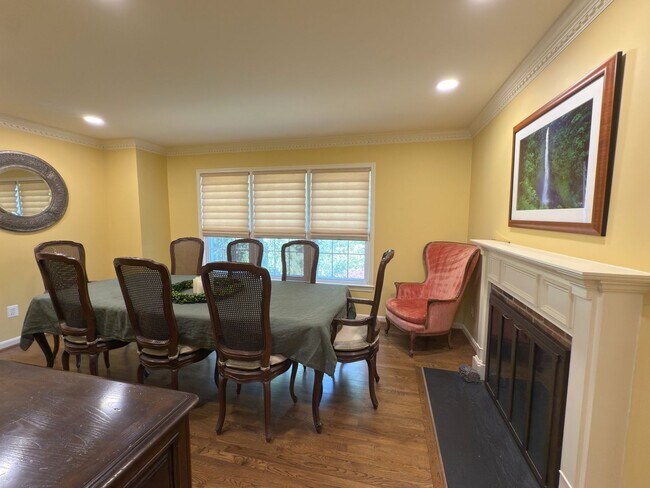 Building Photo - Spacious 3-Bedroom, 3.5 Bath Garage Home I...