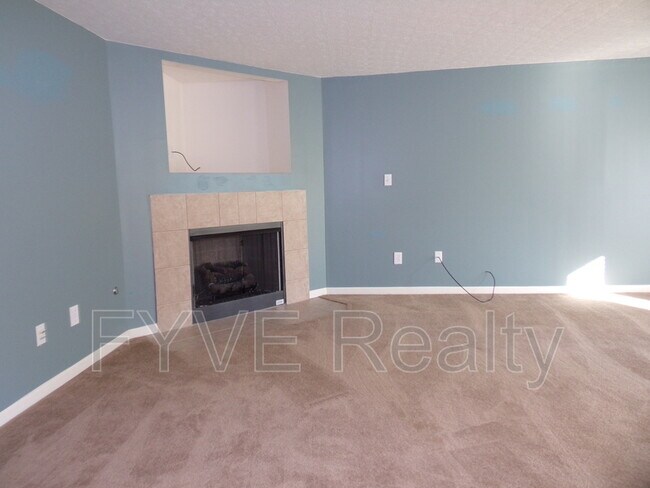 Building Photo - 6445 Walnut Fork Dr