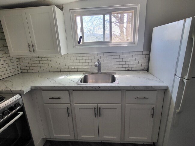 Kitchen - 658 7th Ave