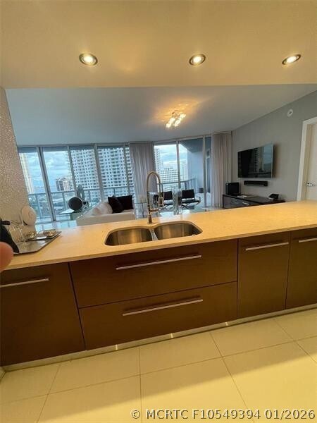Foto del edificio - 465 Brickell Ave